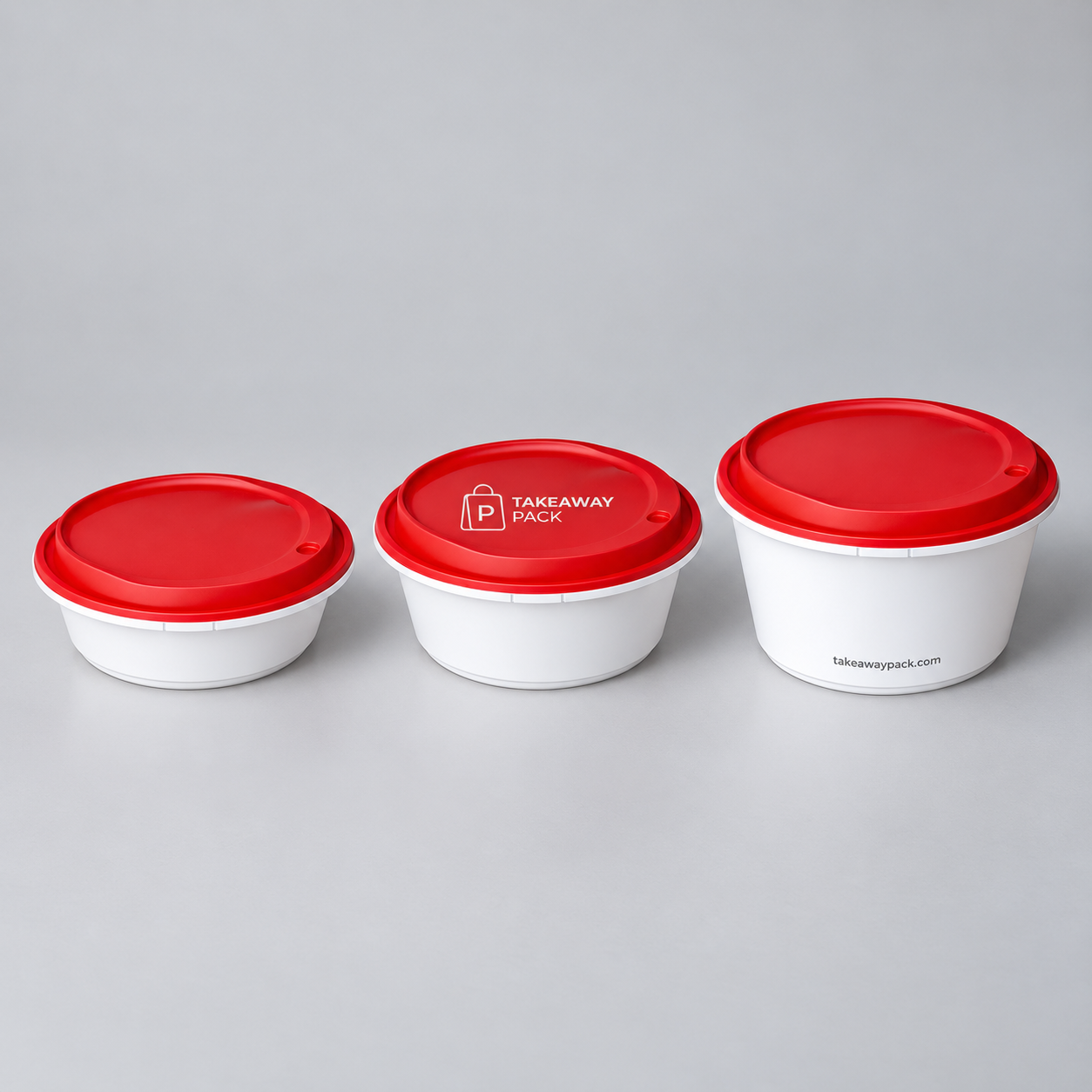 Three round takeout containers with white bodies and red seal lids arranged from small to large, the middle lid printed with a brand name and a shopping bag logo.