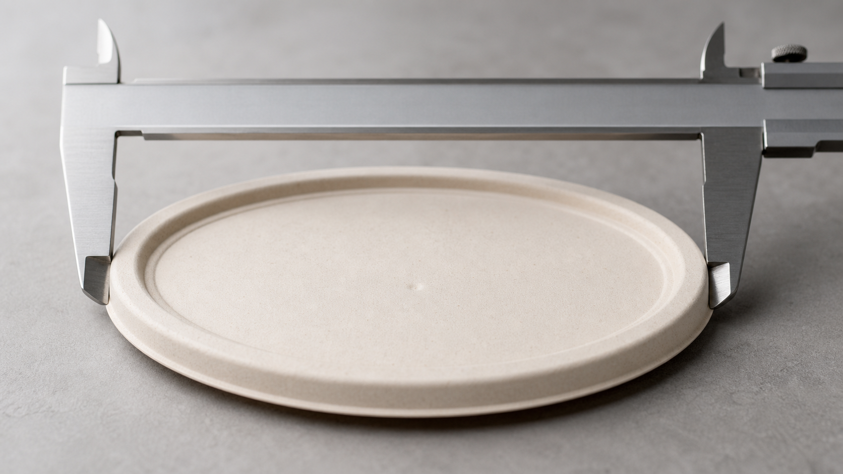 Clear and kraft bowl lids measured for rim fit and closure specification